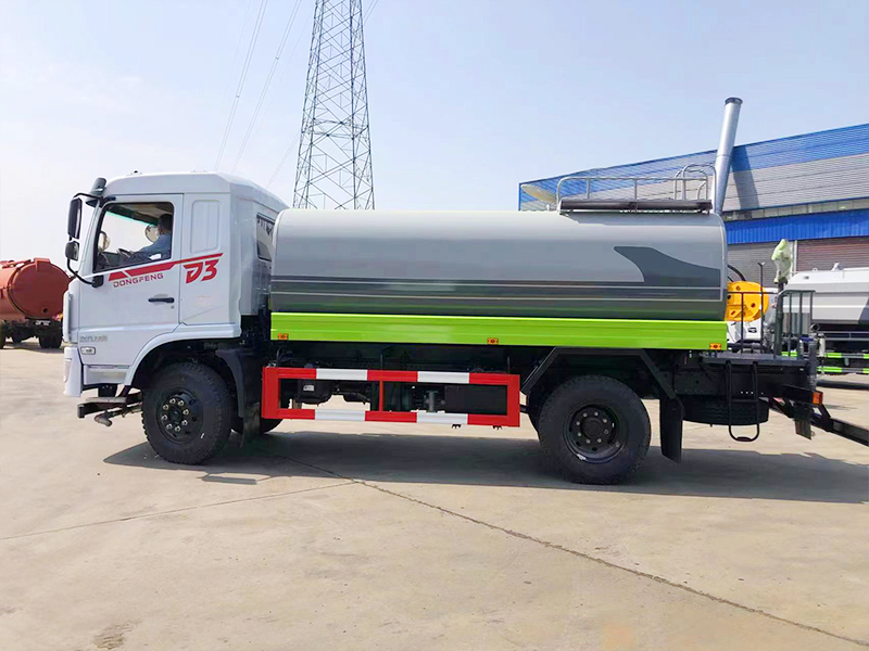 東風(fēng)專底D3灑水車(chē)圖片3